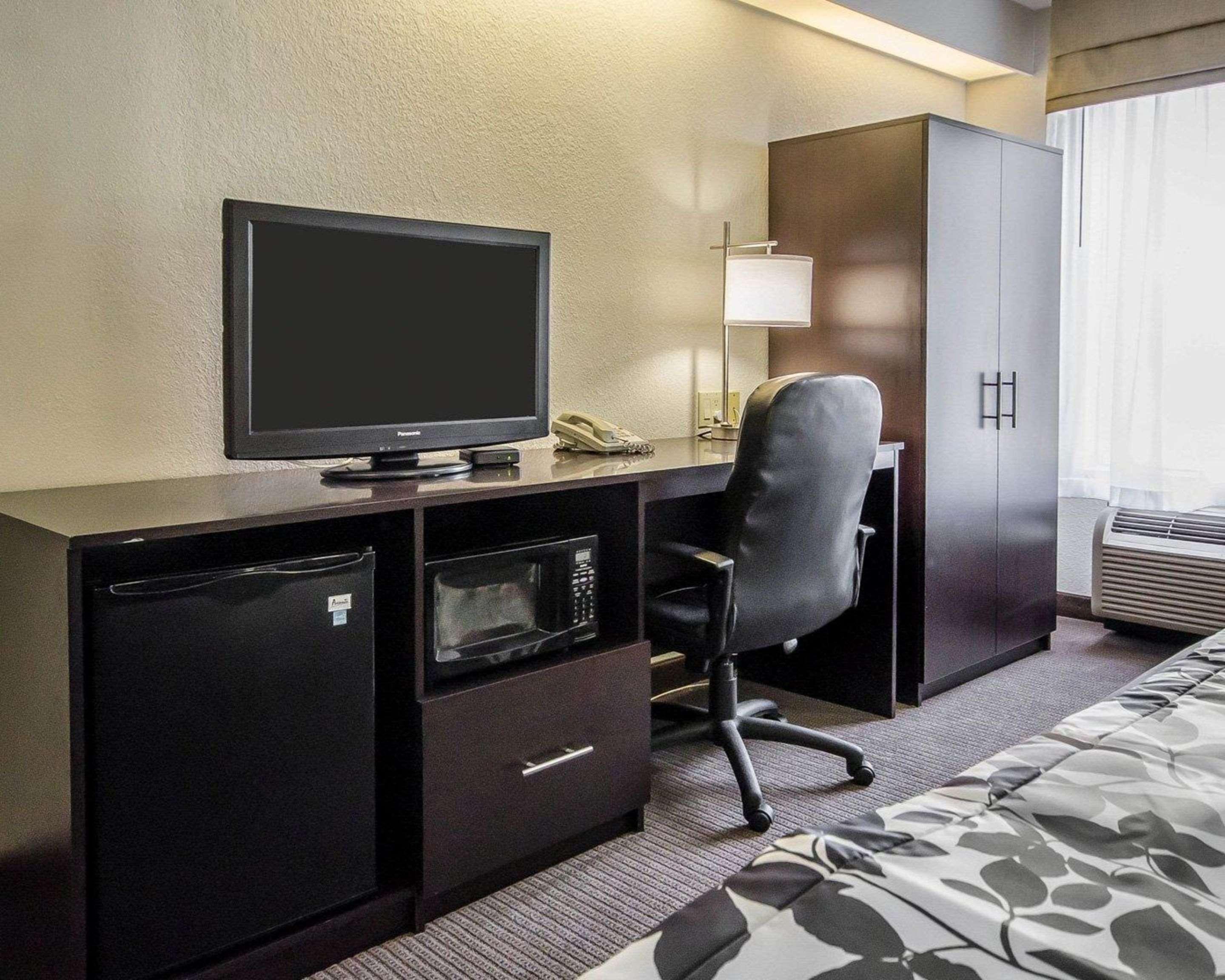 Sleep Inn Louisville Airport & Expo Exterior photo