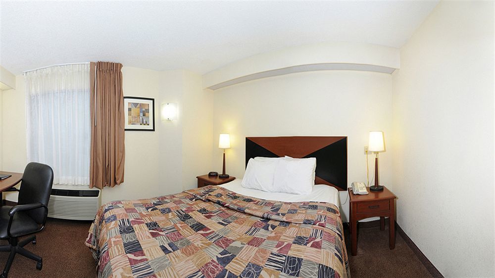 Sleep Inn Louisville Airport & Expo Exterior photo
